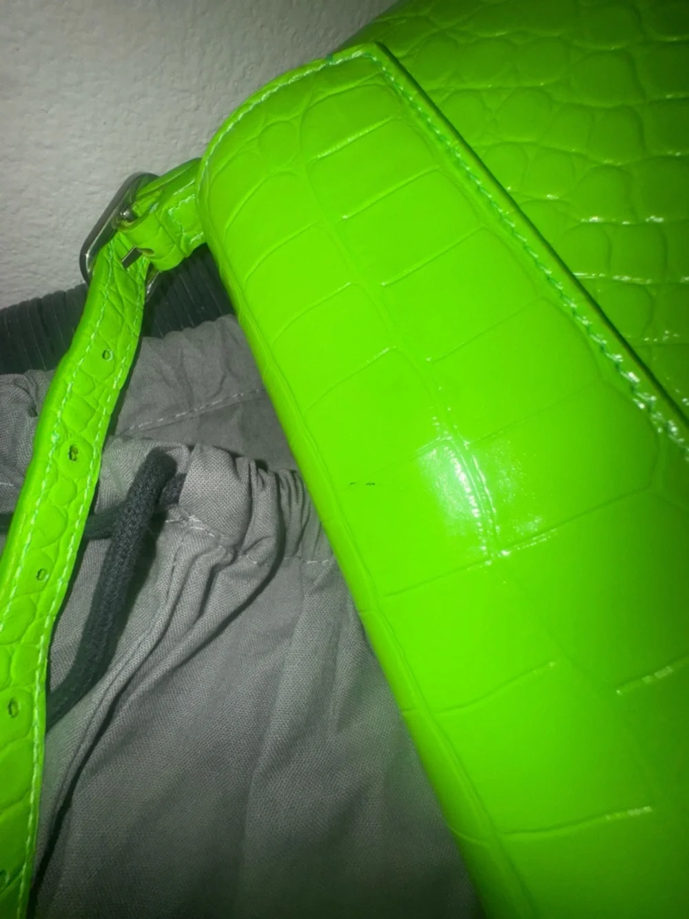 Balenciaga Hourglass Green Croc-Embossed Shoulder Bag with Silver BB - Picture 13 of 16